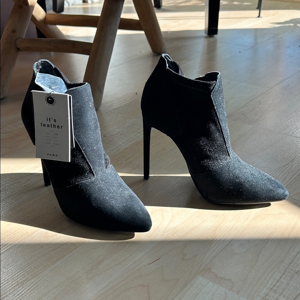 Zara Black Suede Heeled Boots